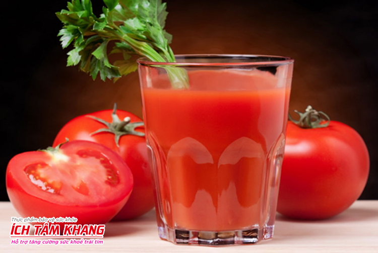 Uống gì để hạ huyết áp cao? Đừng bỏ qua nước ép cà chua không muối